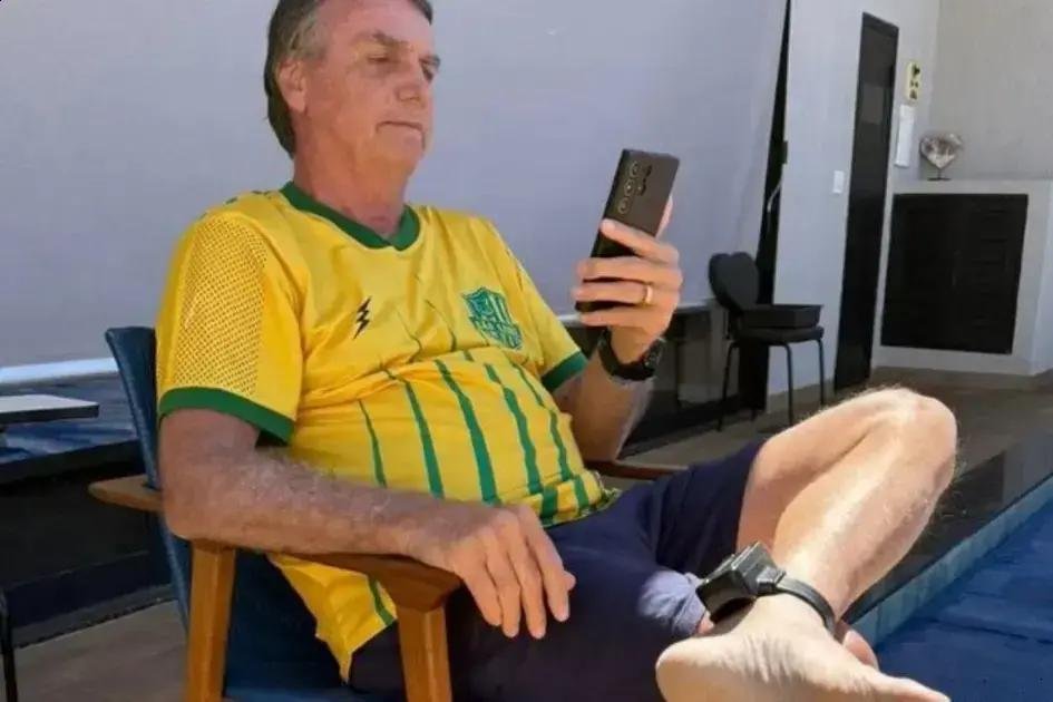 Bolsonaro admite ter mexido na tornozeleira; perícia será realizada