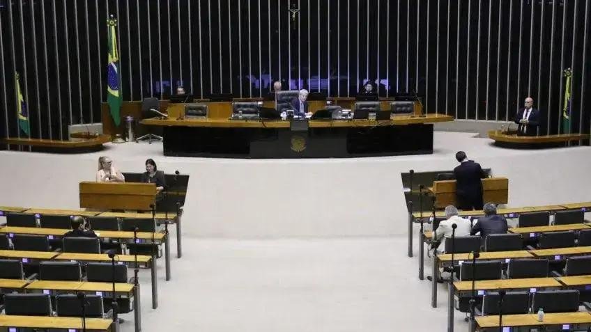 Câmara aprova R$ 30 bilhões para modernização das Forças Armadas