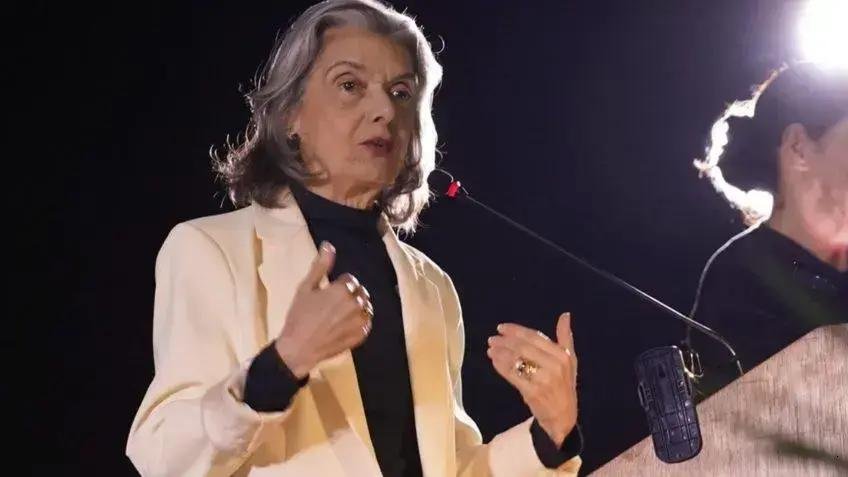 Cármen Lúcia responde sobre tentativa de golpe: 'Se tivesse dado golpe'