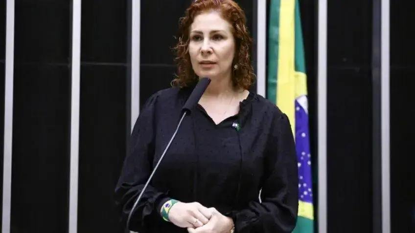 Cassação do mandato de Carla Zambelli entra em nova fase na Câmara dos Deputados