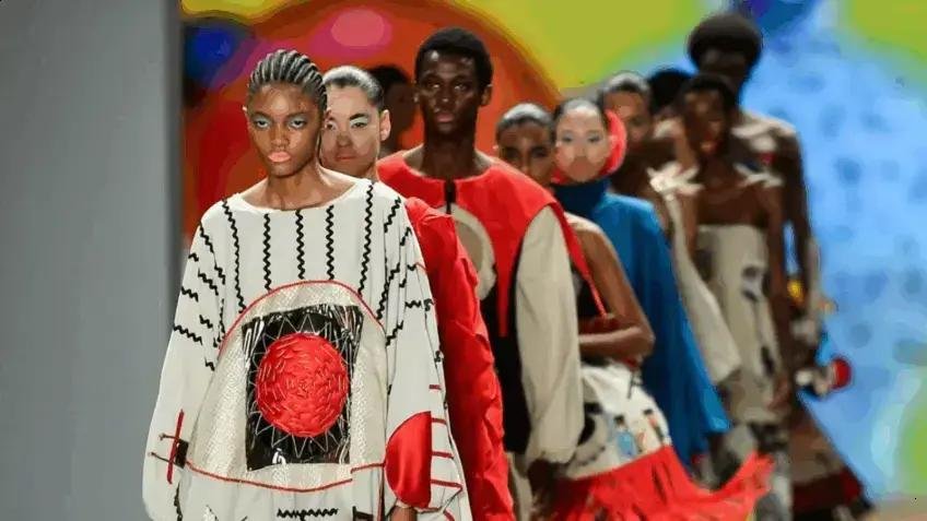 Crescimento do consumo de moda no Brasil: desafios e inovações em 2025