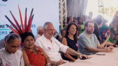 Cúpula dos Povos entrega carta com críticas e propostas na COP30