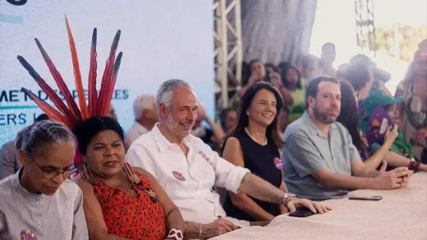 Cúpula dos Povos entrega carta com críticas e propostas na COP30