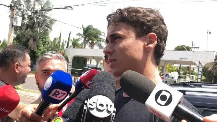 Deputado alerta sobre ameaças à vida de Jair Bolsonaro após prisão