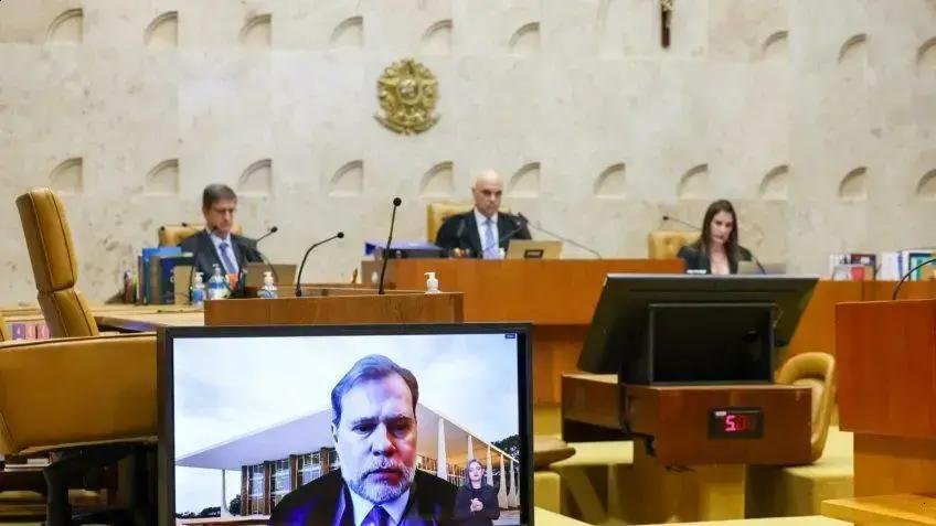 Dias Toffoli elogia Alexandre de Moraes durante nova presidência do STF