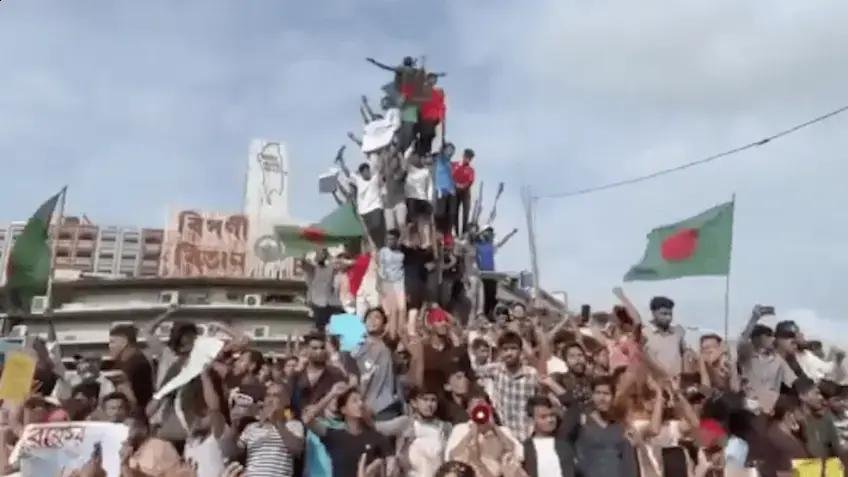 Ex-primeira-ministra de Bangladesh é condenada à morte por atrocidades