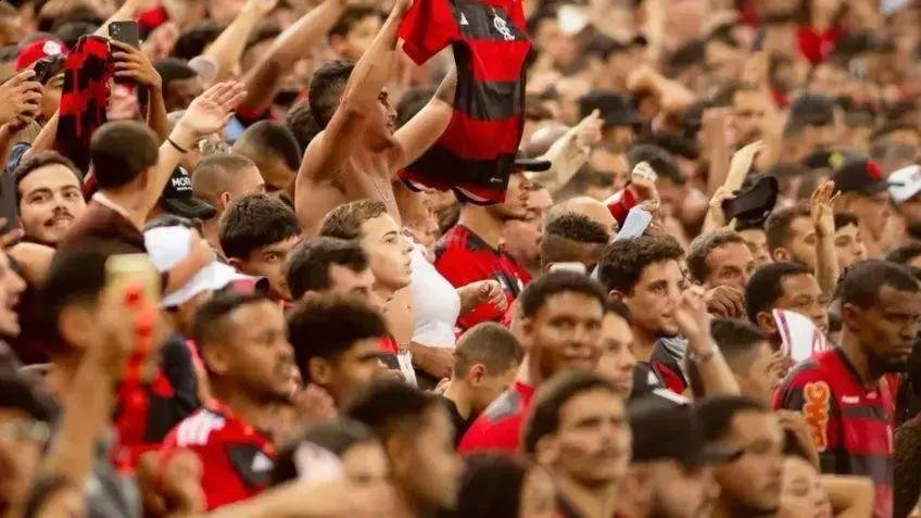 Flamengo propõe fim do gramado sintético em competições oficiais