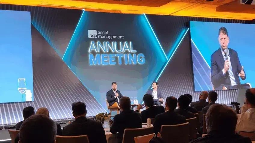 Governador Tarcísio de Freitas defende prisão perpétua e maior segurança pública