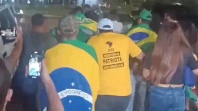 Homem agredido durante vigília pró-Bolsonaro em Brasília