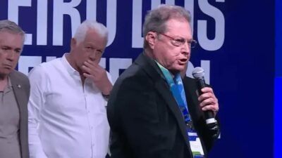 Internautas defendem Ancelotti após críticas de Leão e Oswaldo