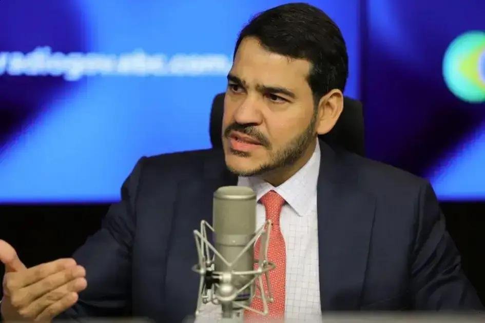 Jorge Messias busca apoio no Senado para se encontrar com Davi Alcolumbre