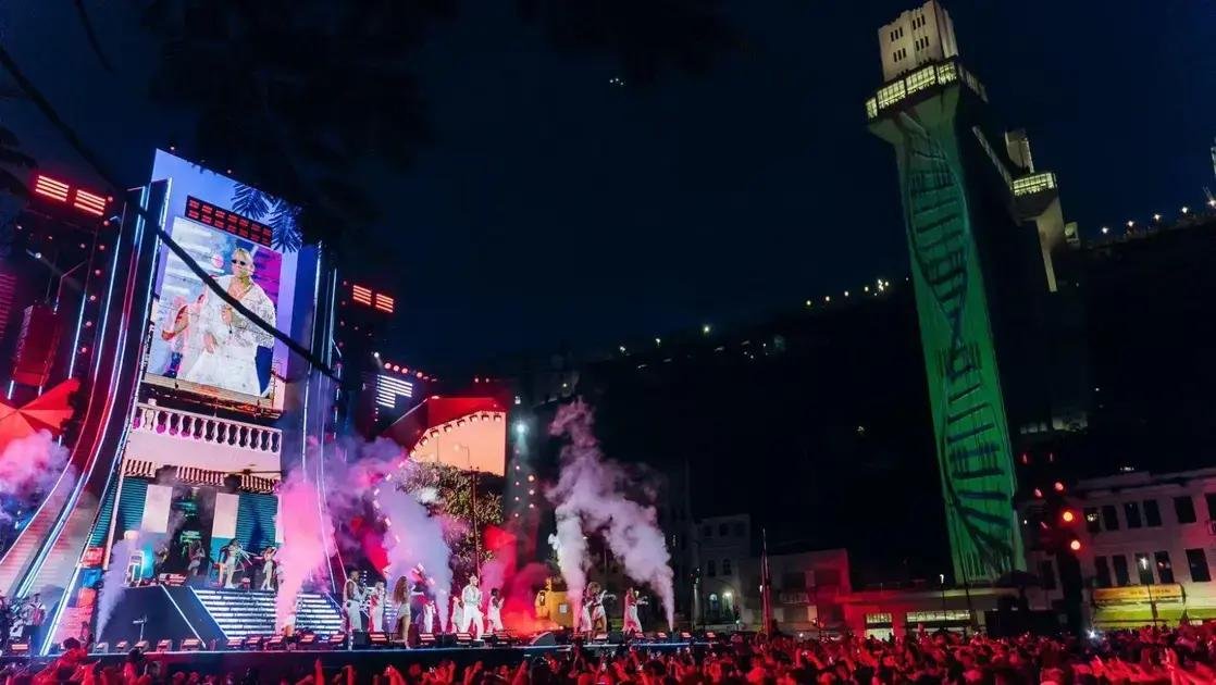 Leo Santana celebra 20 anos de carreira com show histórico em Salvador