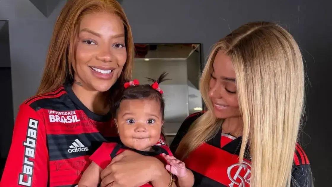 Ludmilla e Brunna celebram a vitória do Flamengo com a filha Zuri