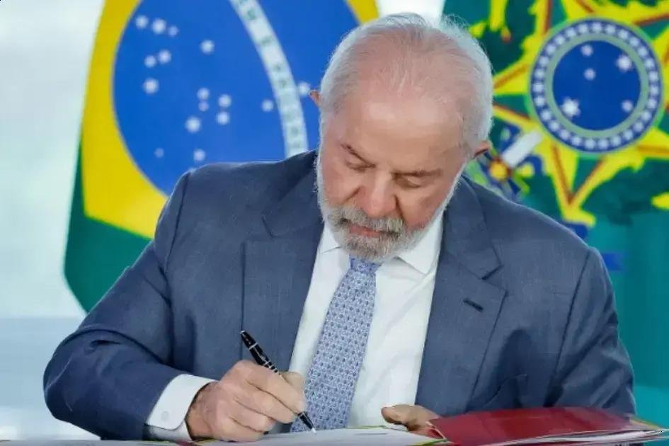 Lula decreta desapropriações de terrenos rurais na Bahia