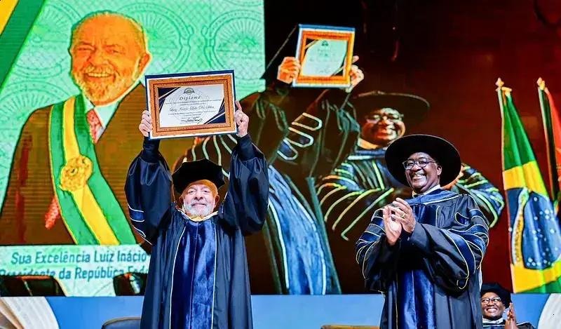Lula é homenageado como Doutor Honoris Causa em Moçambique