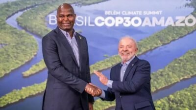 Lula faz piada com altura do presidente de Moçambique durante a COP30