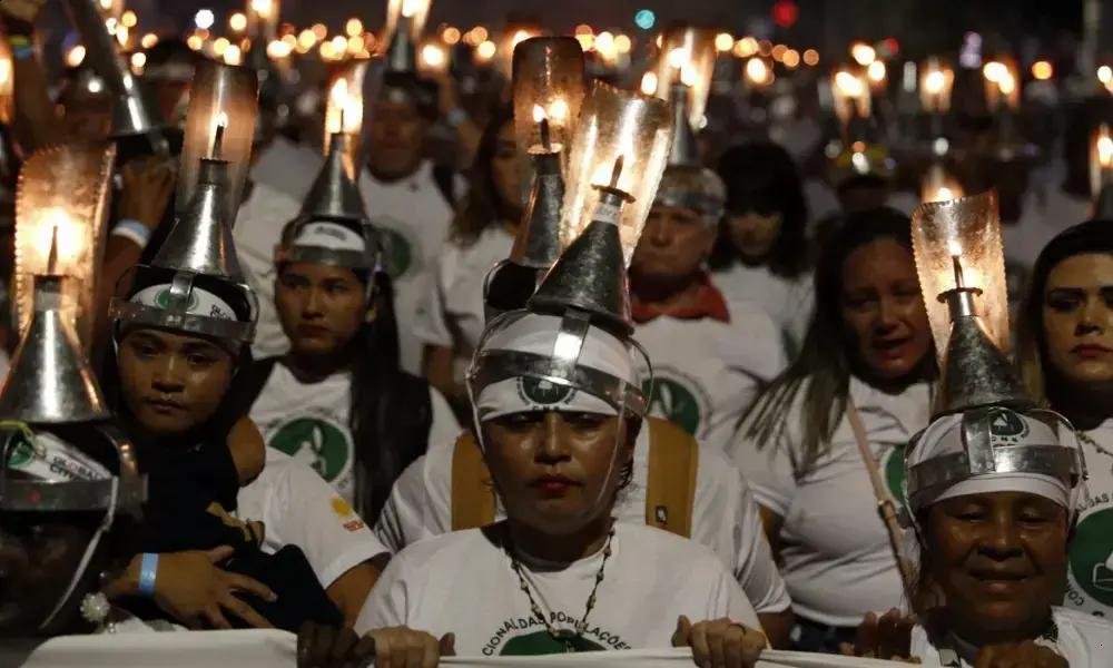 Marcha em Belém destaca a luta das populações extrativistas contra mudanças climáticas