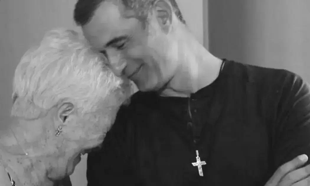 Marcos Pasquim lamenta a perda da mãe e agradece seu amor