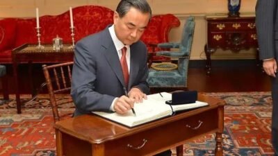 Ministro Chinês critica comentários do Japão sobre Taiwan