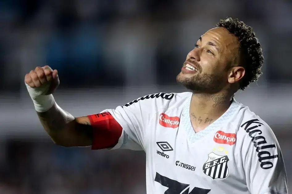 Neymar brilha e Santos vence Sport, saindo da zona de rebaixamento