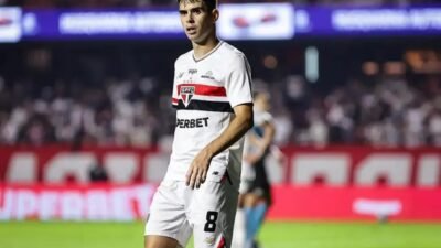 Oscar recebe alta após diagnóstico de síncope vasovagal e retorna para casa