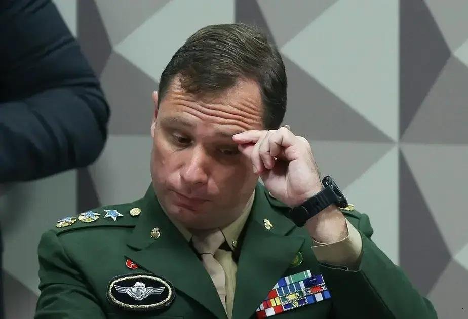 Parecer do procurador mantém pena de Mauro Cid contra extinção