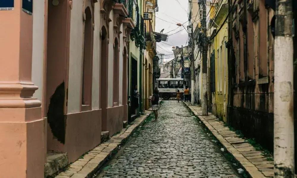 Prefeitos de Belém e Paris selam acordo pela sustentabilidade