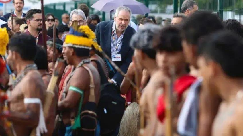 Protestos Indígenas Marcam Negociações da COP30 em Belém