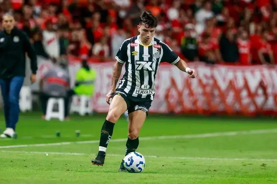 Santos mostra garra e busca sobrevivência no empate contra o Internacional