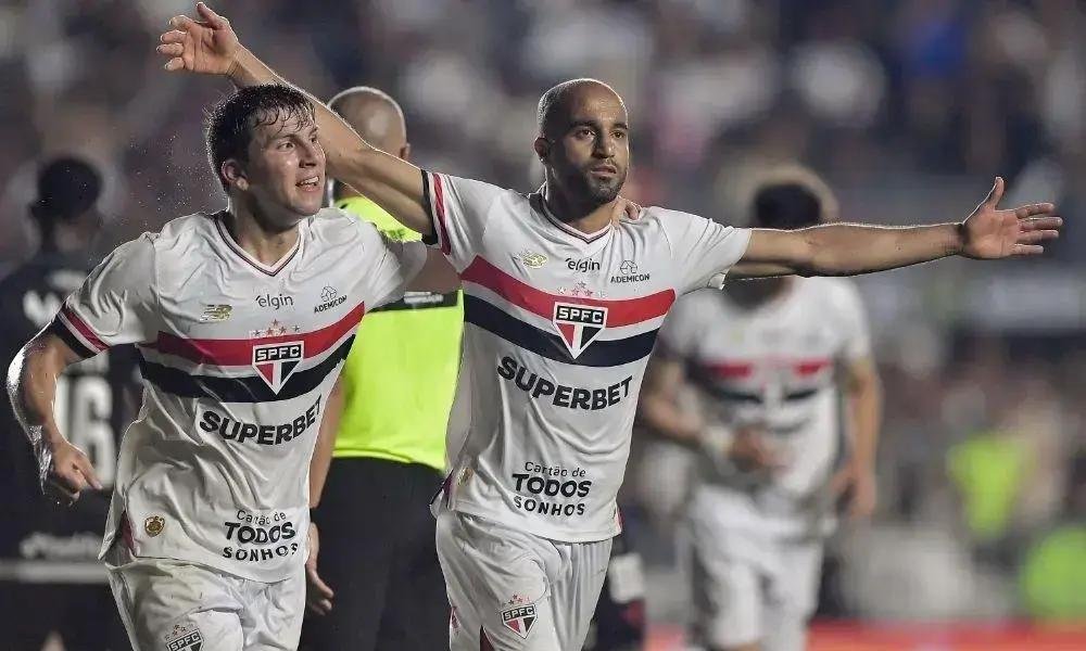 São Paulo vence Vasco e encosta no G-7 do Campeonato Brasileiro