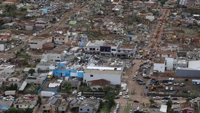Sobe para 6 o número de mortos e 437 feridos no Paraná após tornado