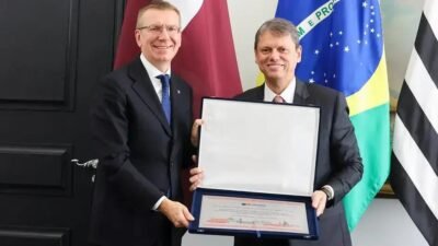 Tarcísio de Freitas e o Presidente da Letônia discutem parcerias em São Paulo