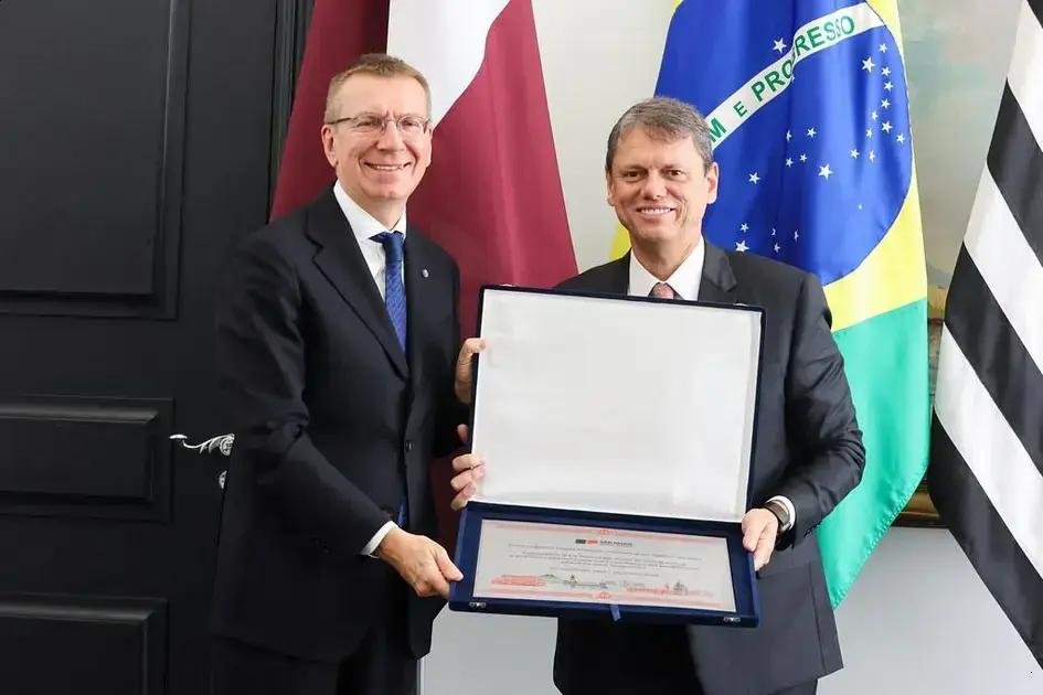 Tarcísio de Freitas e o Presidente da Letônia discutem parcerias em São Paulo