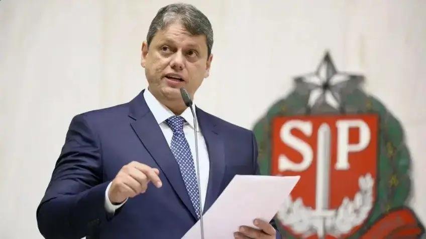 Tarcísio diz que Brasil precisa trocar CEO para funcionar