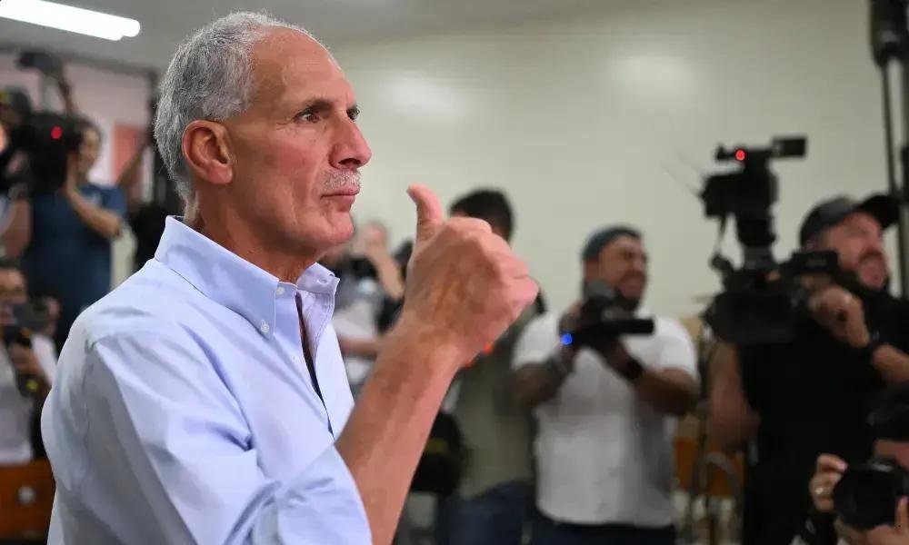 Eleições presidenciais em Honduras: Nasry Asfura lidera com Trump ao fundo