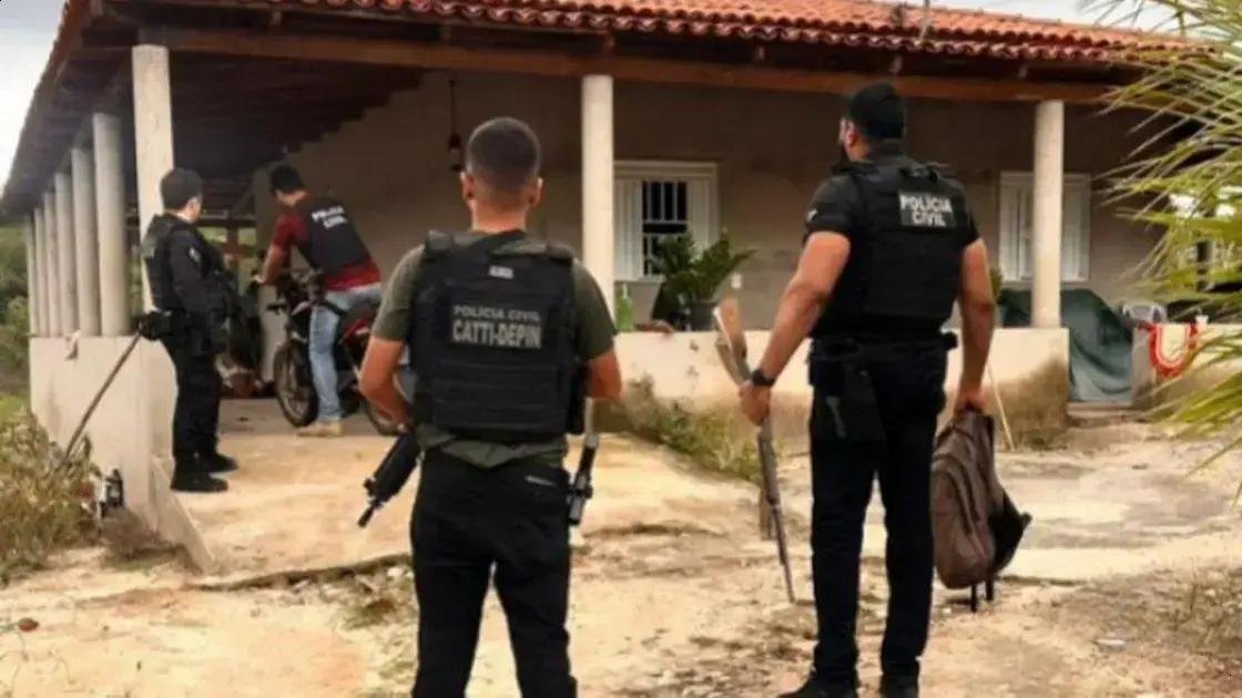 Homem é preso por homicídio após briga com vizinha sobre galinhas