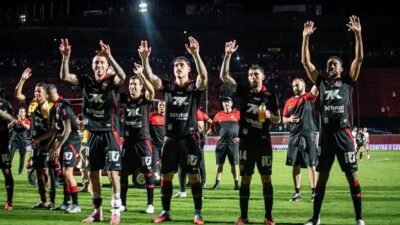 Raúl Cáceres deve deixar o Vitória e assinar com Olimpia para 2026