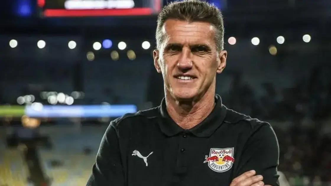 Vitória enfrenta o RB Bragantino em busca de tabu favorável na Série A